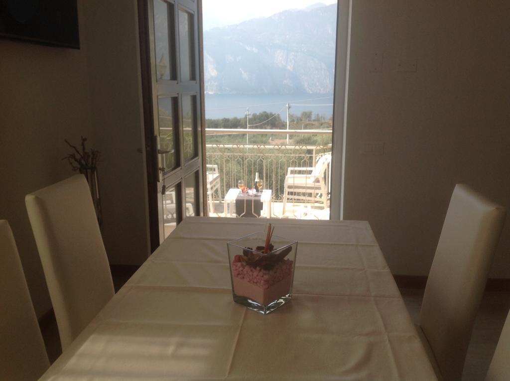 Villa Arianna Panoramic Apartments Malcesine Exterior photo