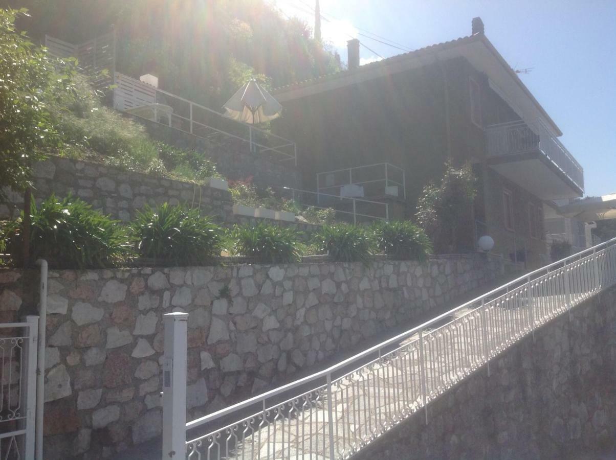 Villa Arianna Panoramic Apartments Malcesine Exterior photo